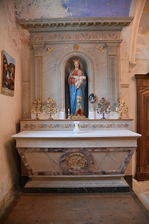 Autel de la chapelle Sainte-Catherine de l'église de Villette-sur-Ain